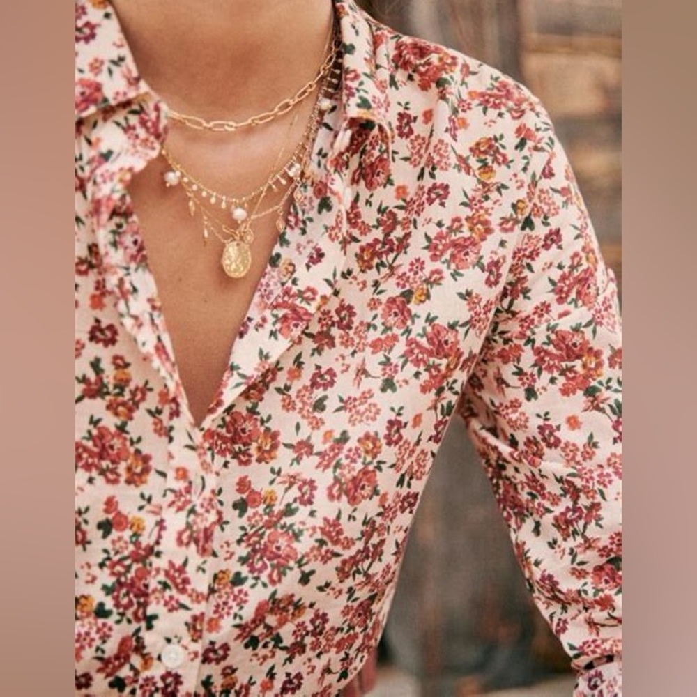 Sezane Pierro shirt in bouquet fond beige in size 44 or US12